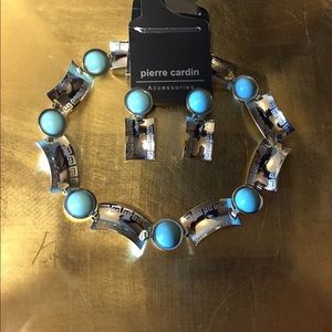 Necklace and earrings set